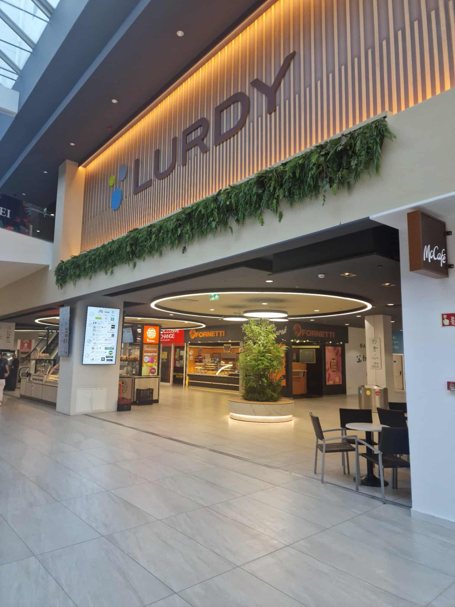 Modern belső terek Lurdy Ház