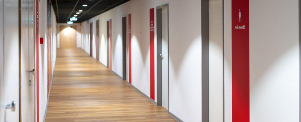 Lurdy Irodakozpont Folyosok2