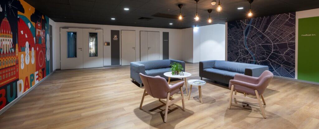 Lurdy Irodakozpont Kozossegi Ter3